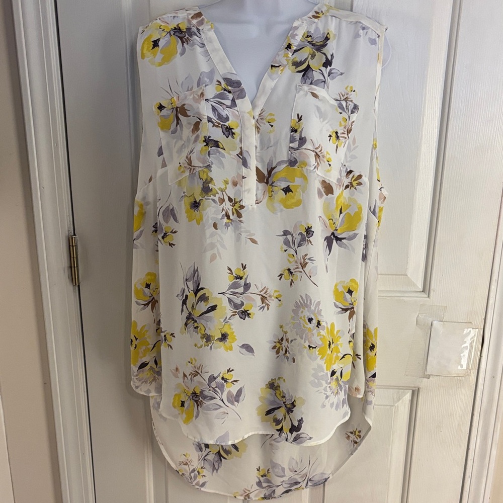 Torrid Harper Floral Sleeveless Blouse - White and Yellow and purple